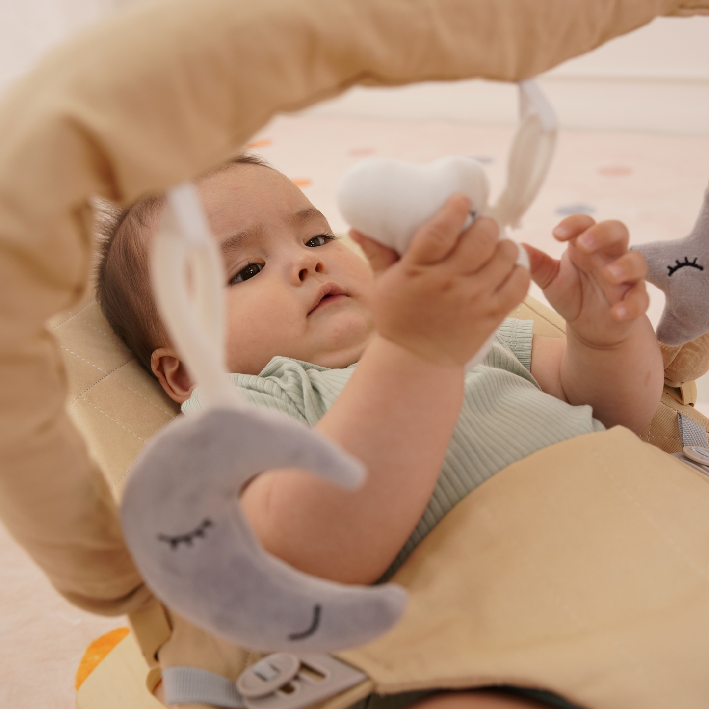 Avenlur Fir Wooden Baby Bouncer – Foldable Infant Rocker with Play Arch