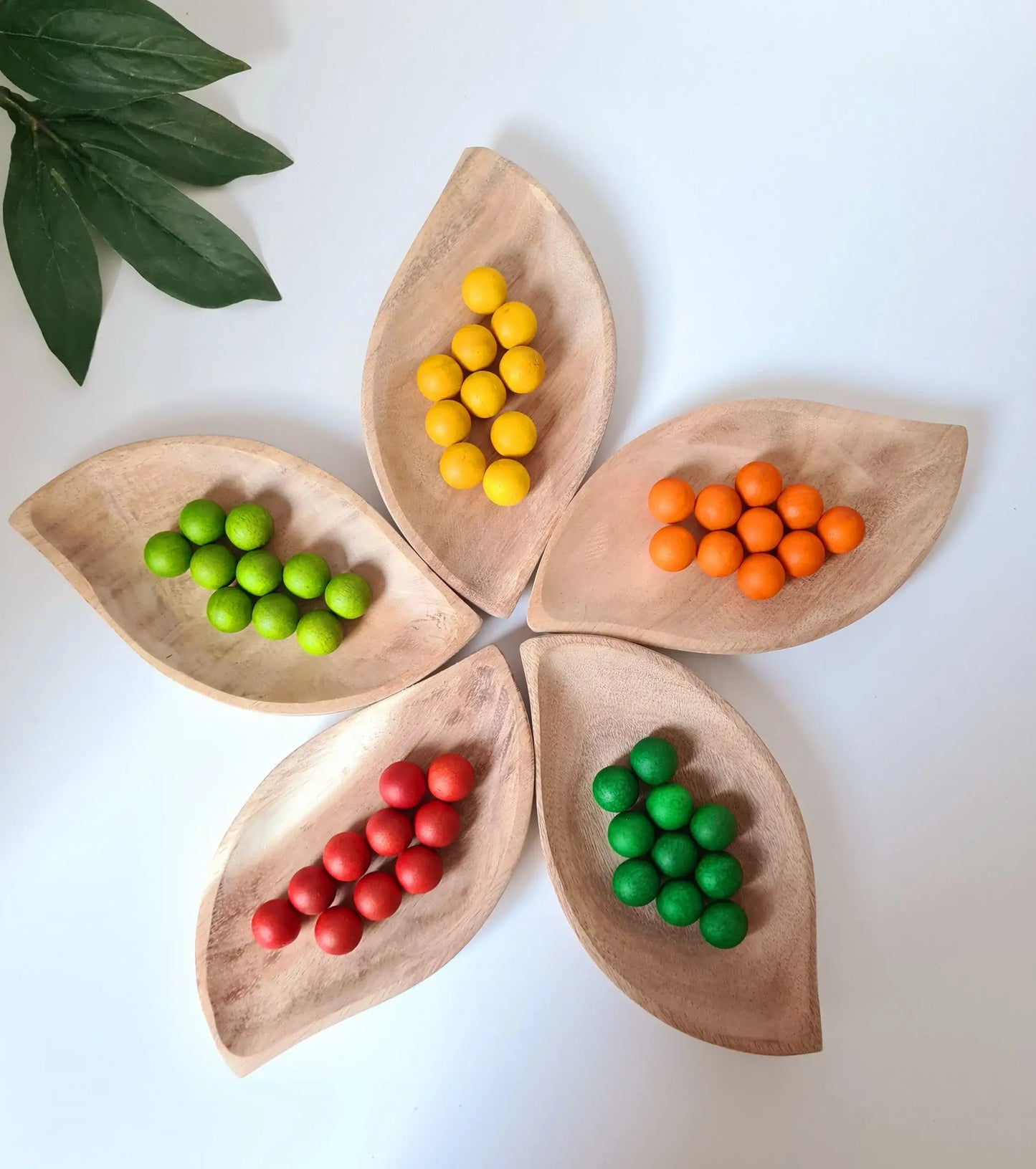 Wooden Leaf Tray Set – Set of 5