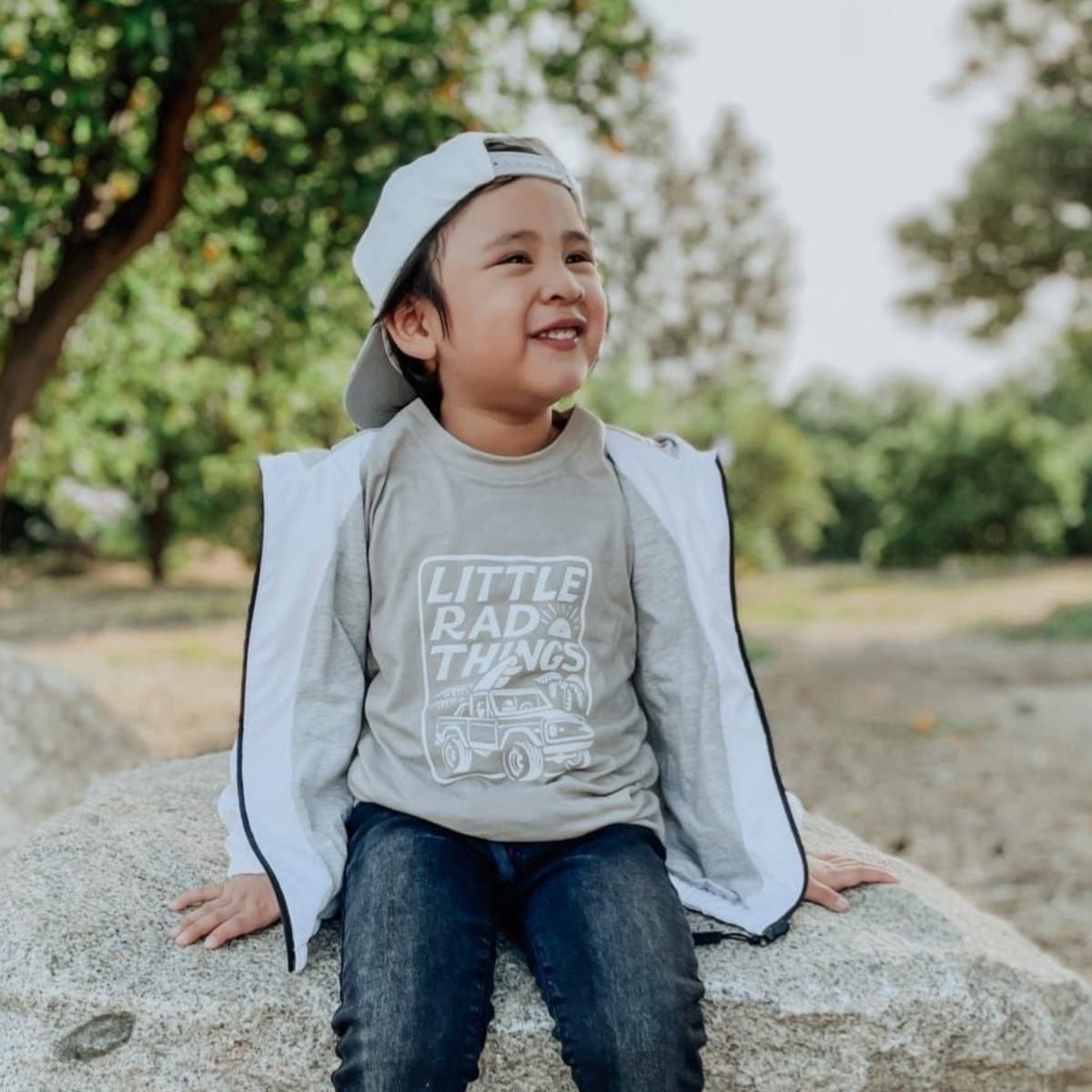 THE BRONCO LITTLE RAD THINGS TEE