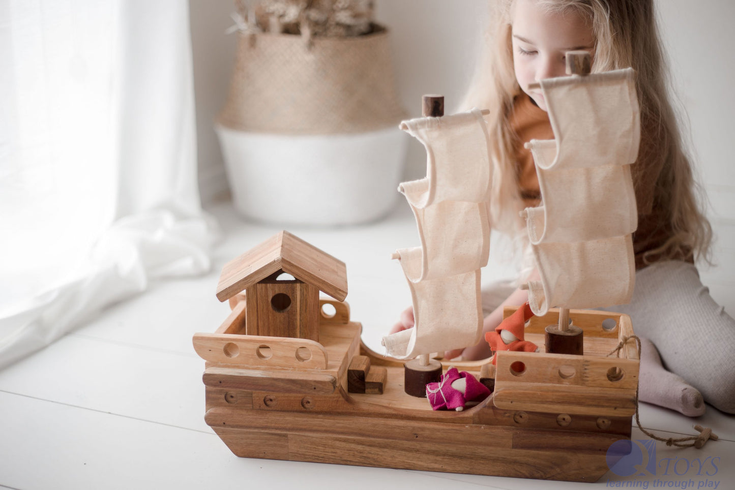 Wooden Pirate Ship Adventure Set