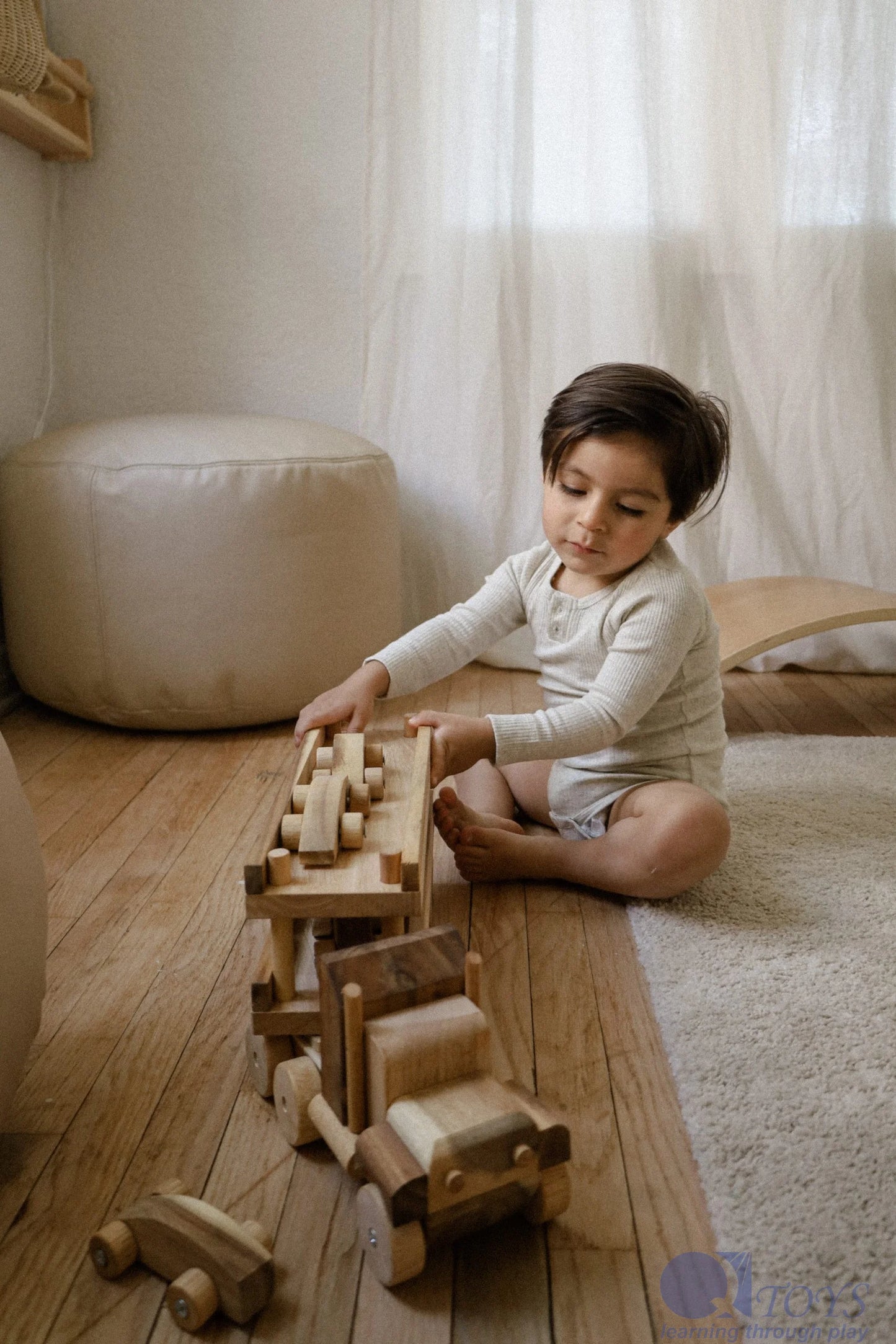 Vintage Wooden Car Transport Truck – 7-Piece Set