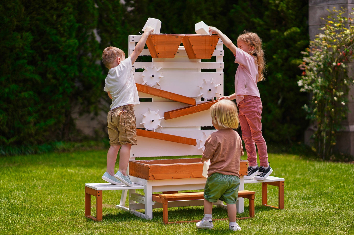 Avenlur Large Wooden Water Table – Multi-Level Sensory Play Station